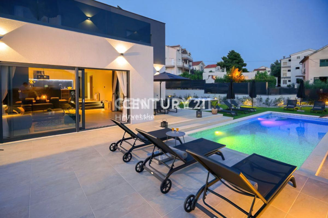 Izbori ekskluzivnih vila s Njuškala u okolici Šibenika