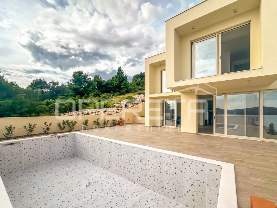 Izbori ekskluzivnih vila s Njuškala u okolici Šibenika