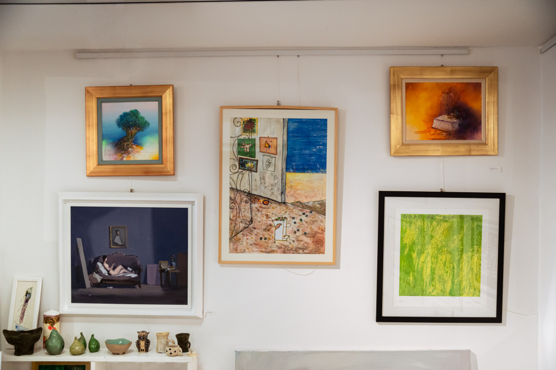 FOTO Proljeće u zraku, a novi komadi i popusti u Galeriji Juraj Dalmatinac!