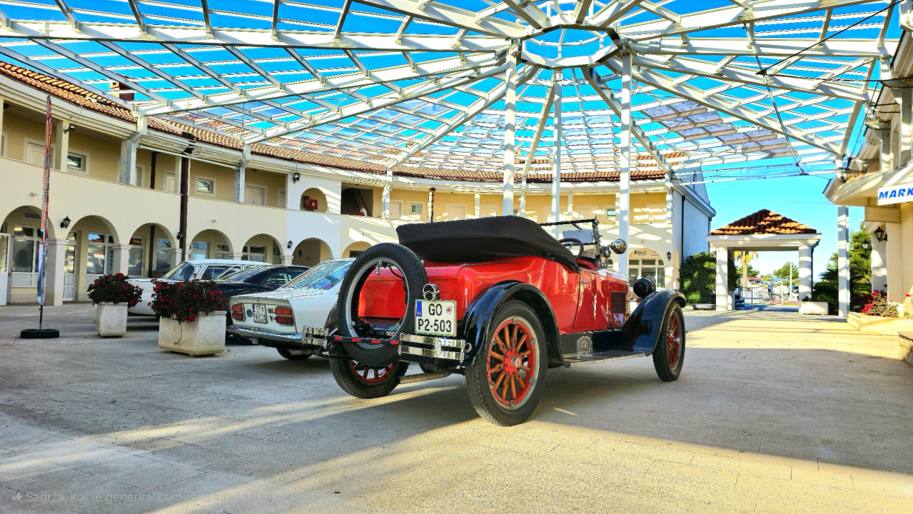 Uskrs u Rogoznici donio spoj tradicije i gastronomije: Izložba oldtimera oduševila mještane i goste