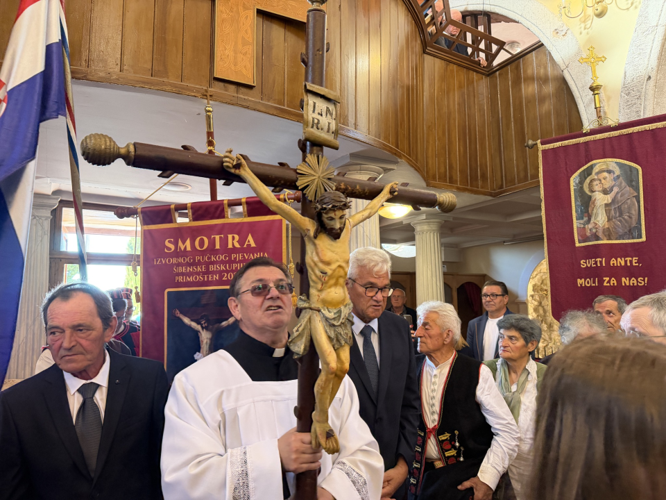 Smotra izvornog pučkog crkvenog pjevanja Šibenske biskupije održana u Primoštenu