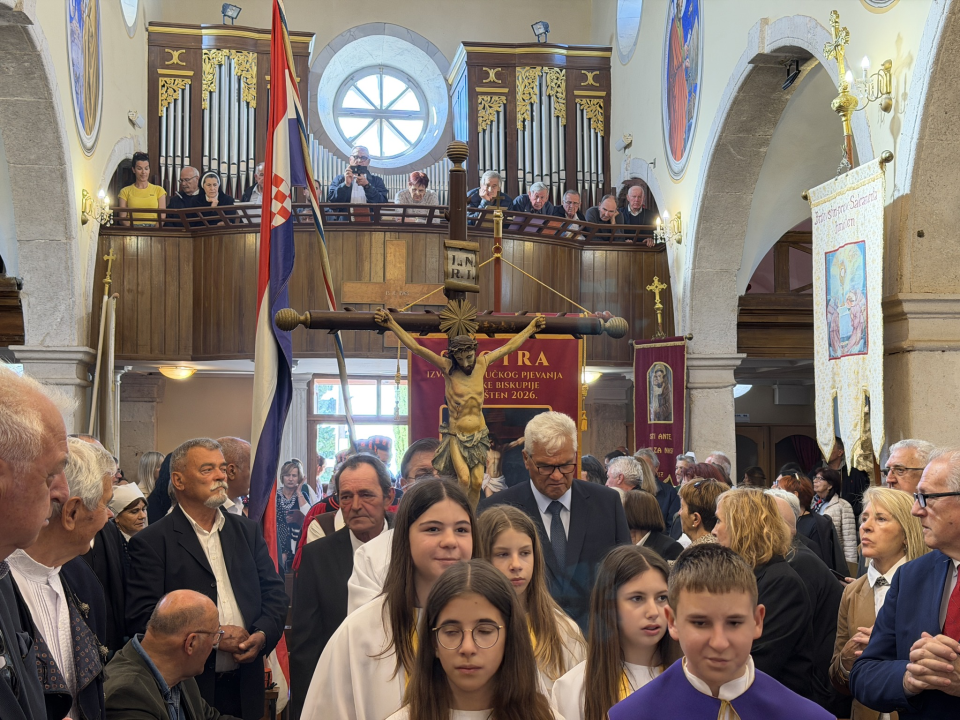 Smotra izvornog pučkog crkvenog pjevanja Šibenske biskupije održana u Primoštenu