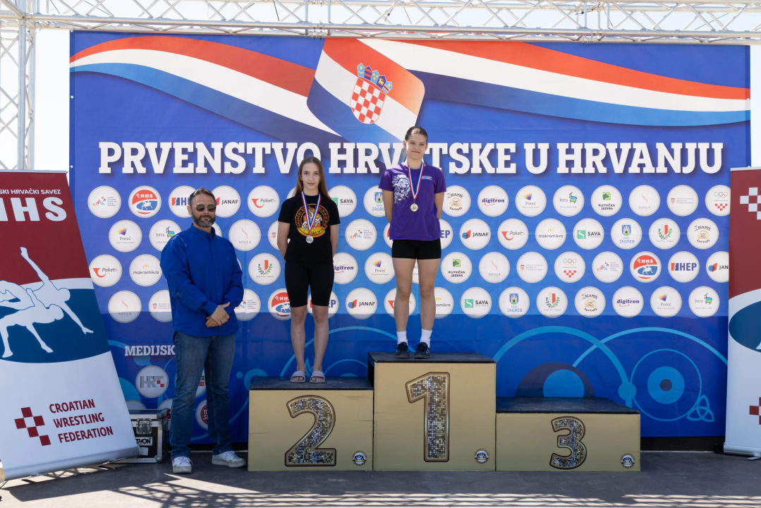 Šibenski hrvački donijeli hrpu medalja iz Zagreba i Zadra