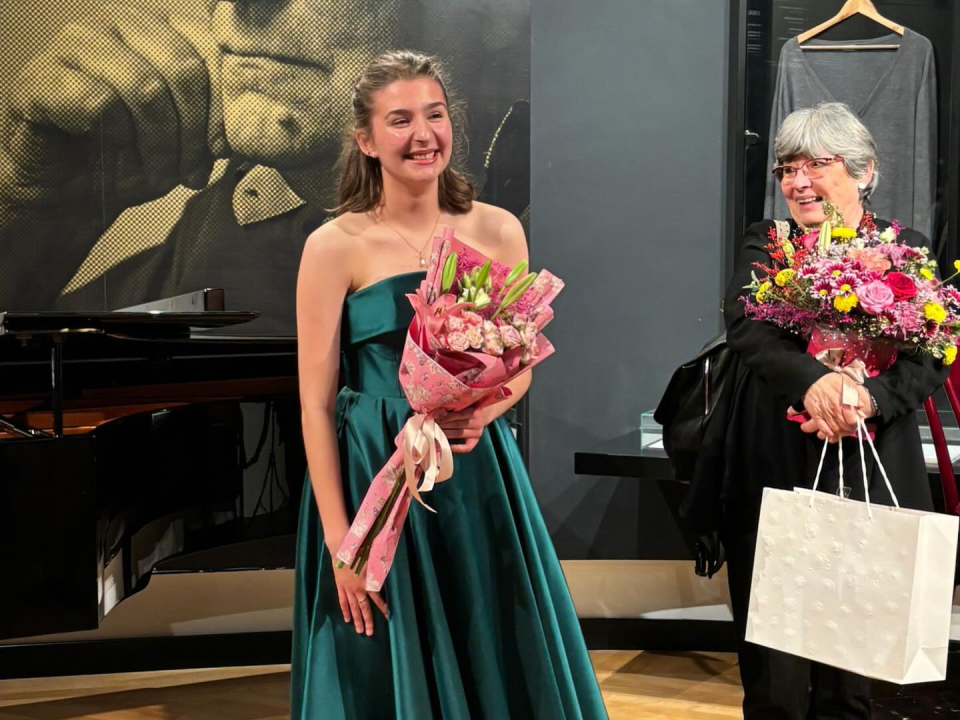 Učenica šibenske glazbene škole, violončelistica Antea, održala koncert u kazalištu
