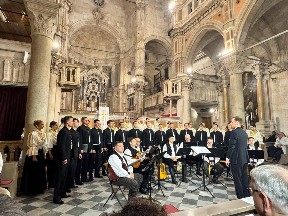 Lado u šibenskoj katedrali održao koncert 'Agnec Božji'