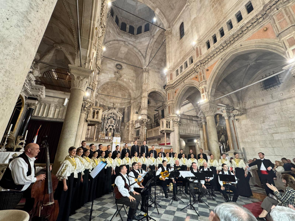 Lado u šibenskoj katedrali održao koncert 'Agnec Božji'