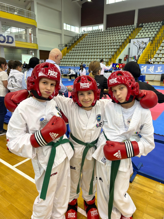 FOTO Borci TKD Solarisa uzeli 15 medalja na turniru u Slavonskom Brodu