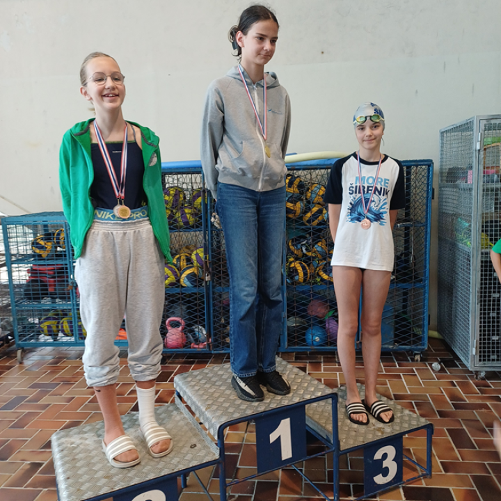 FOTO Duet plivačica Mora do medalje u Splitu: Karmen uspješna na najkraćoj dionici, Cvita se odvažila na najdulju