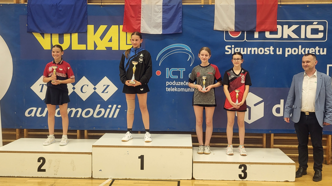FOTO Četiri pehara za šibenske stolnotenisačice na memorijalu posvećenom domaćoj legendi tog sporta