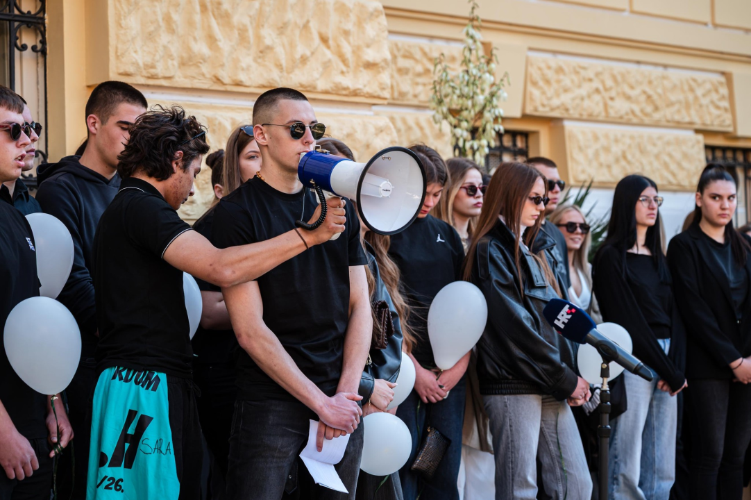 Maturanti na dan norijade odali počast Luki Milovcu: 'Zašto je trebalo doći do krvoprolića da se govori o promjenama?'