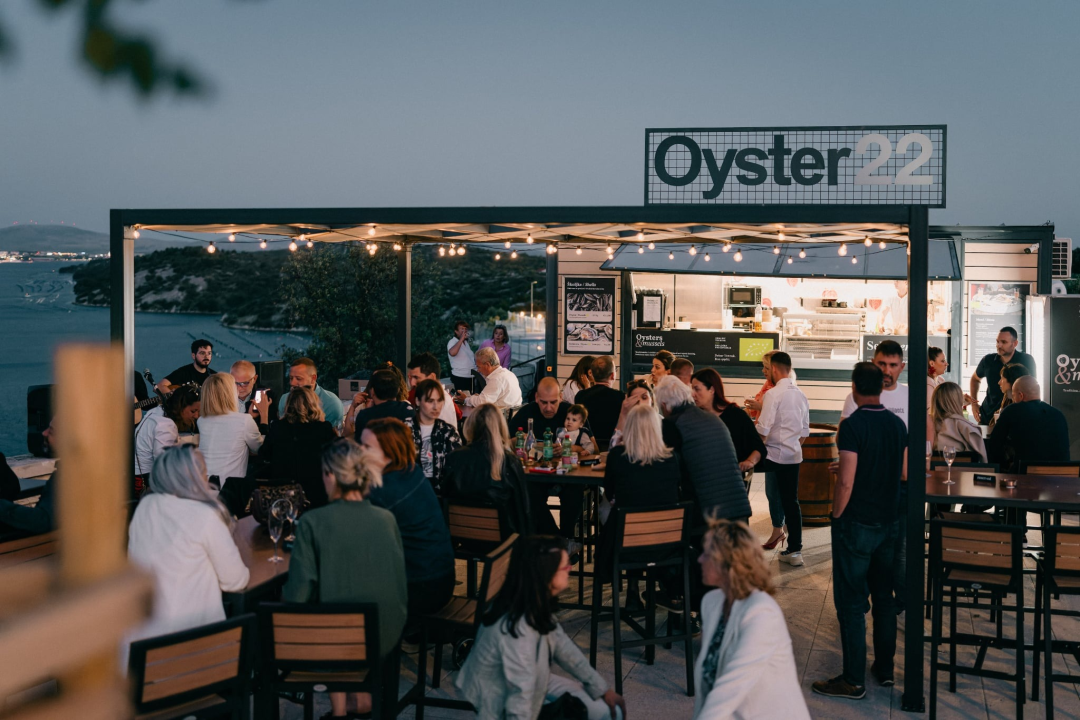 Oyster 22 predstavio autorsku kamenicu OYSTER KRKA by Mate Šučić