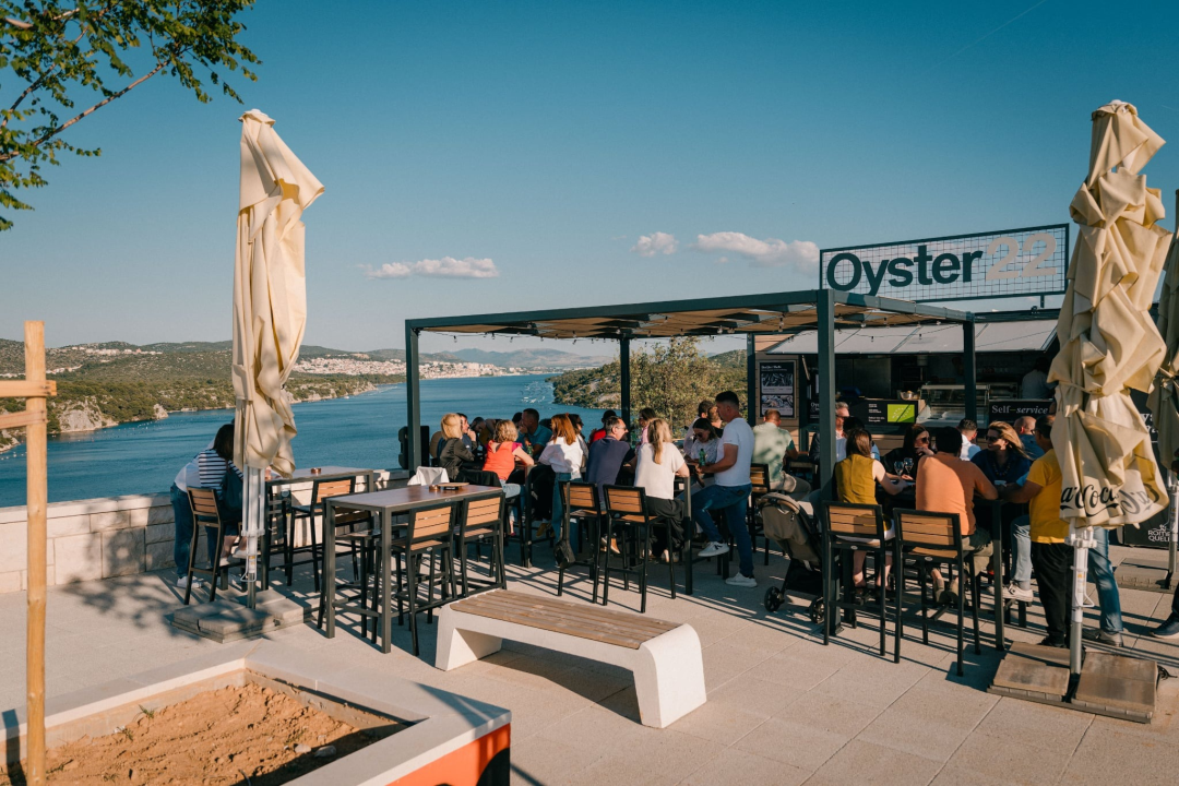 Oyster 22 predstavio autorsku kamenicu OYSTER KRKA by Mate Šučić