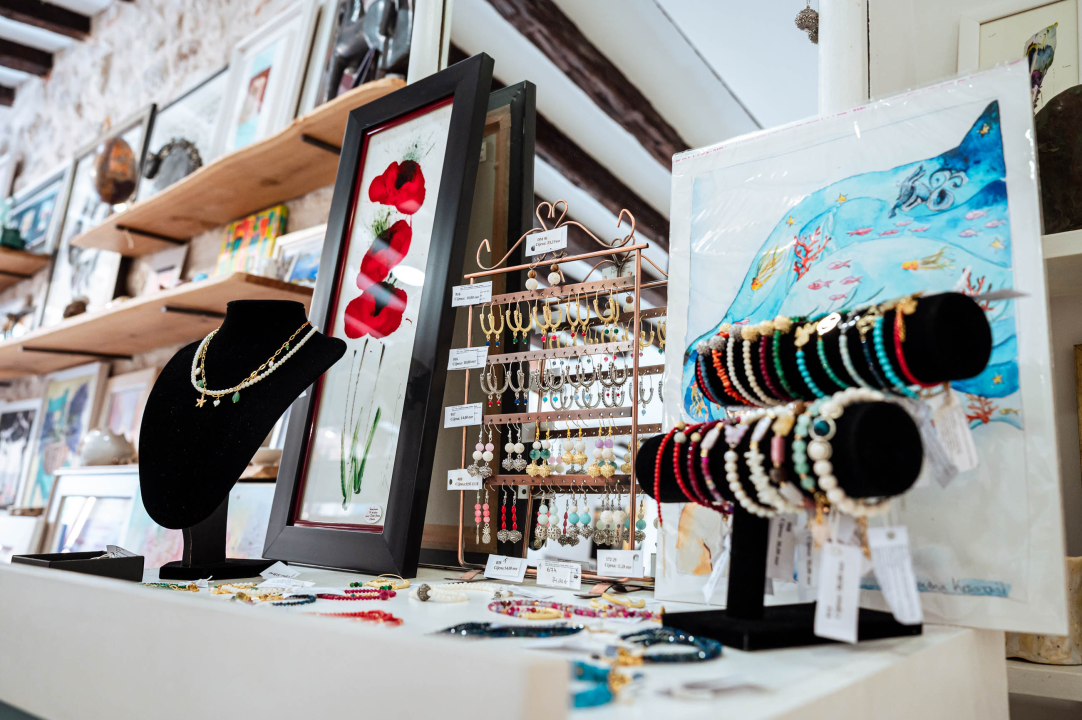 FOTO Poznata šibenska galerija ima sve za ljetni refresh doma i garderobe!