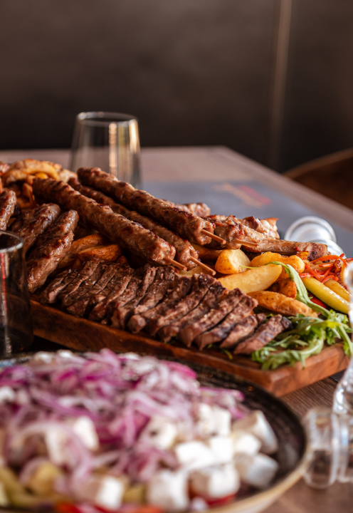 FOTO Tražite siguran posao? Leonardo BBQ & More širi svoj tim!