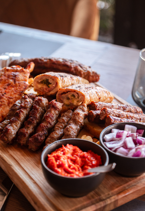 FOTO Tražite siguran posao? Leonardo BBQ & More širi svoj tim!