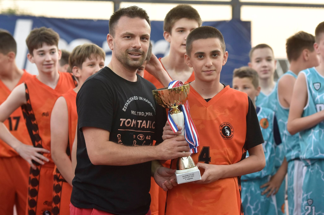 FOTO Završena još jedna sezona Županijske košarkaške lige, sudjelovalo preko 200 dječaka i djevojčica