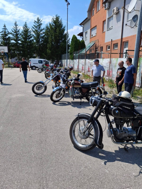 Oldtimer auto-moto klub Šibenik osvojio Karlovac: Kući donijeli četiri odličja i ekipno zlato