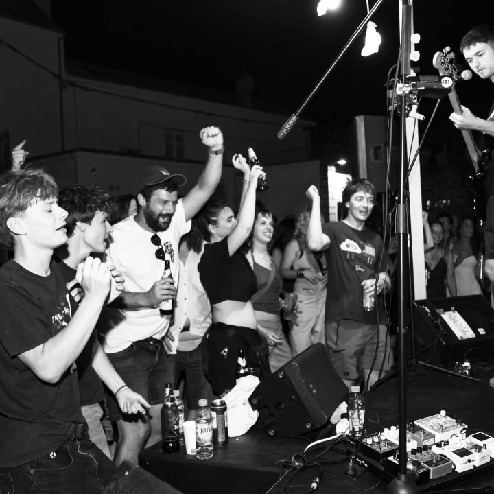 Donosimo atmosferu sa Zlarin Street Music Festivala: Pocket Palma večeras u velikom finalu