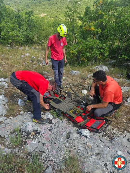 Već četvrti dan šibenski HGSS-ovci tragaju za ženom na Kapriju, jučer spašavali planinarku s Dinare