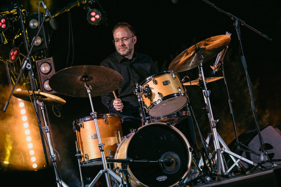 Charlie na dvije gitare oduševio Barone: Publika uživala u vrhunskoj jazz večeri