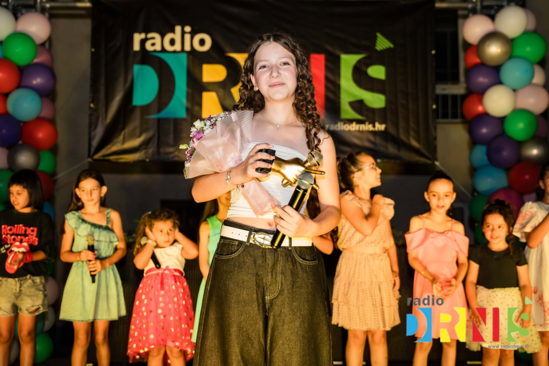 Mladi talenti oduševili: Katarina Trogrlić pobijedila na 6. MiniFEST-u Radio Drniša