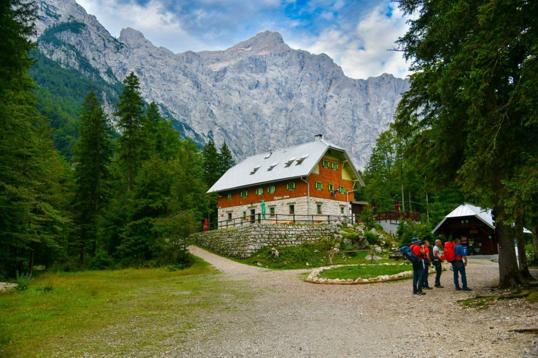 Drniški planinari popeli se na Triglav: 'Ne krijemo oduševljenje pogledima i prizorima koje nam pruža Triglav i Julijske Alpe'