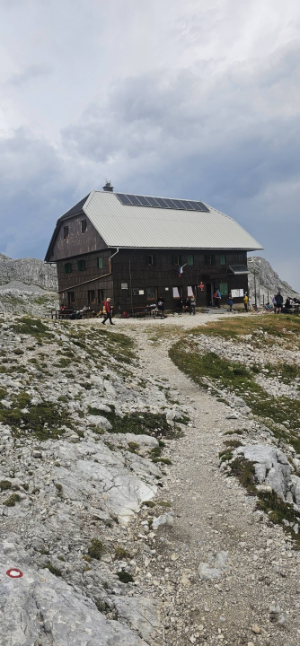 Drniški planinari popeli se na Triglav: 'Ne krijemo oduševljenje pogledima i prizorima koje nam pruža Triglav i Julijske Alpe'