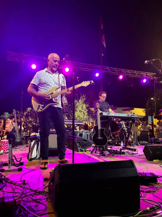 Pirovac svečano obilježio obljetnicu Oluje uz koncert Dalmatina, bakljadu i vatromet