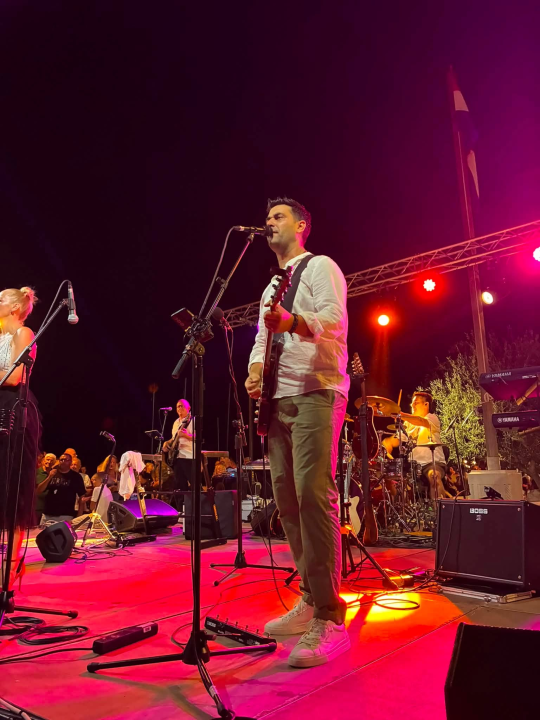 Pirovac svečano obilježio obljetnicu Oluje uz koncert Dalmatina, bakljadu i vatromet