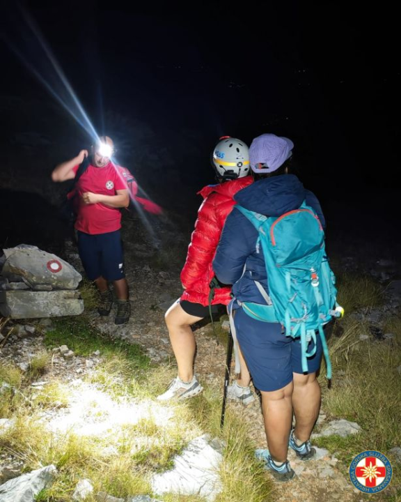 Spašavatelji HGSS stanice Šibenik u noćnoj akciji spasili dvije promrzle planinarke na Dinari