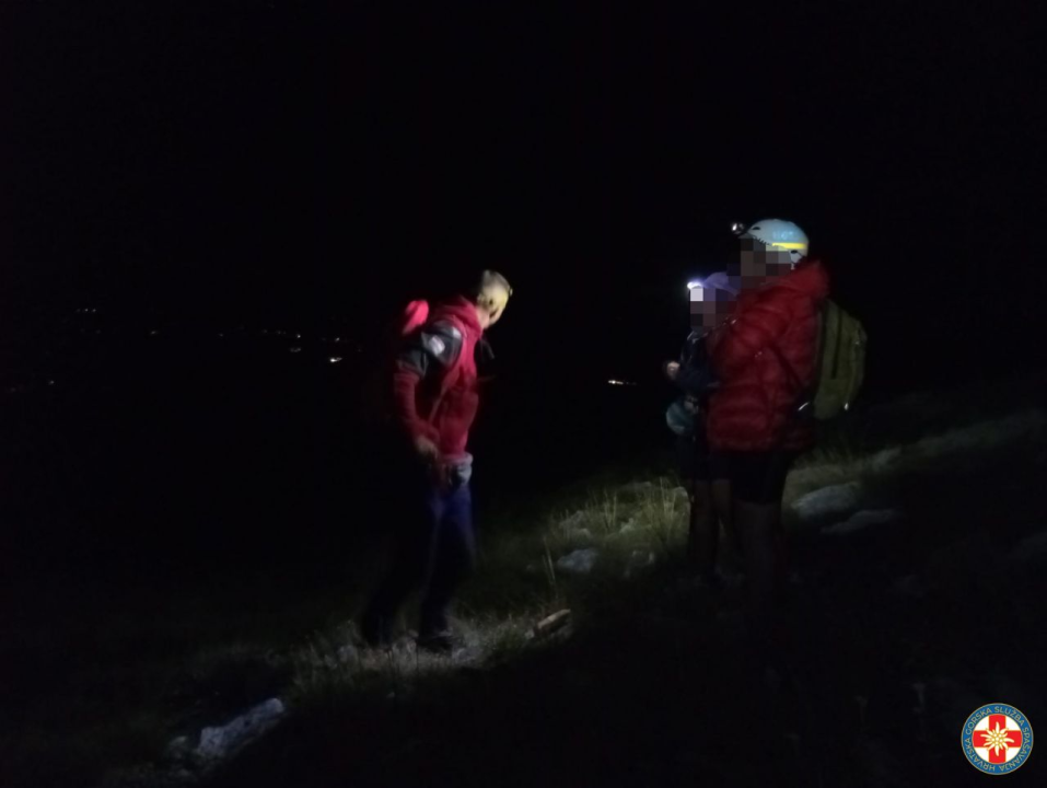 Spašavatelji HGSS stanice Šibenik u noćnoj akciji spasili dvije promrzle planinarke na Dinari