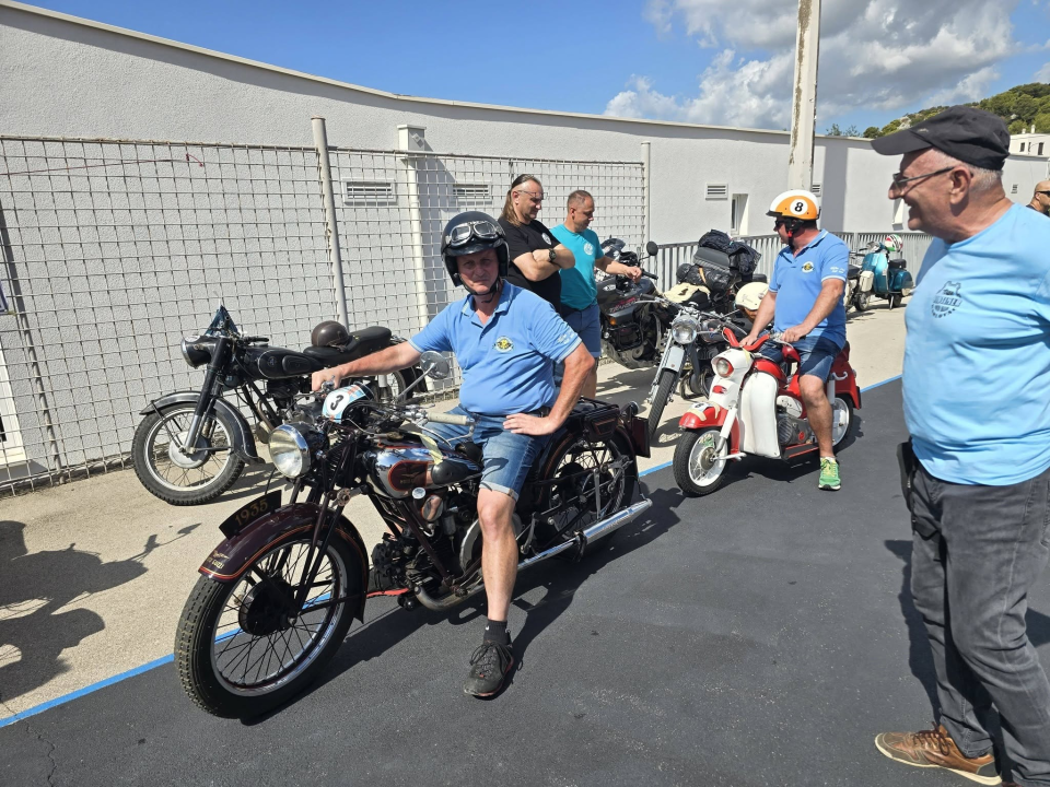 FOTO Odlični rezultati domaćina na 3. Moto oldtimer rally grada Šibenika, preuzeli su prvo mjesto ukupnom poretku