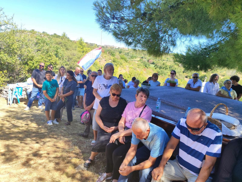 Svečano u šibenskom zaleđu: Blagoslovljeni automobili, vozači i putnici