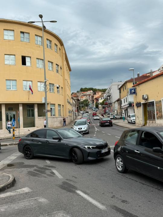 FOTO Palo par kapi kiše i Šibenik se začepio od automobila