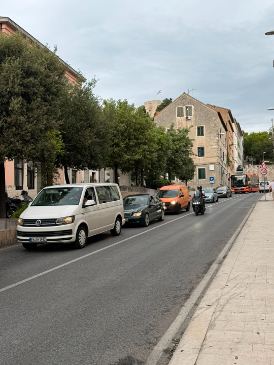 FOTO Palo par kapi kiše i Šibenik se začepio od automobila