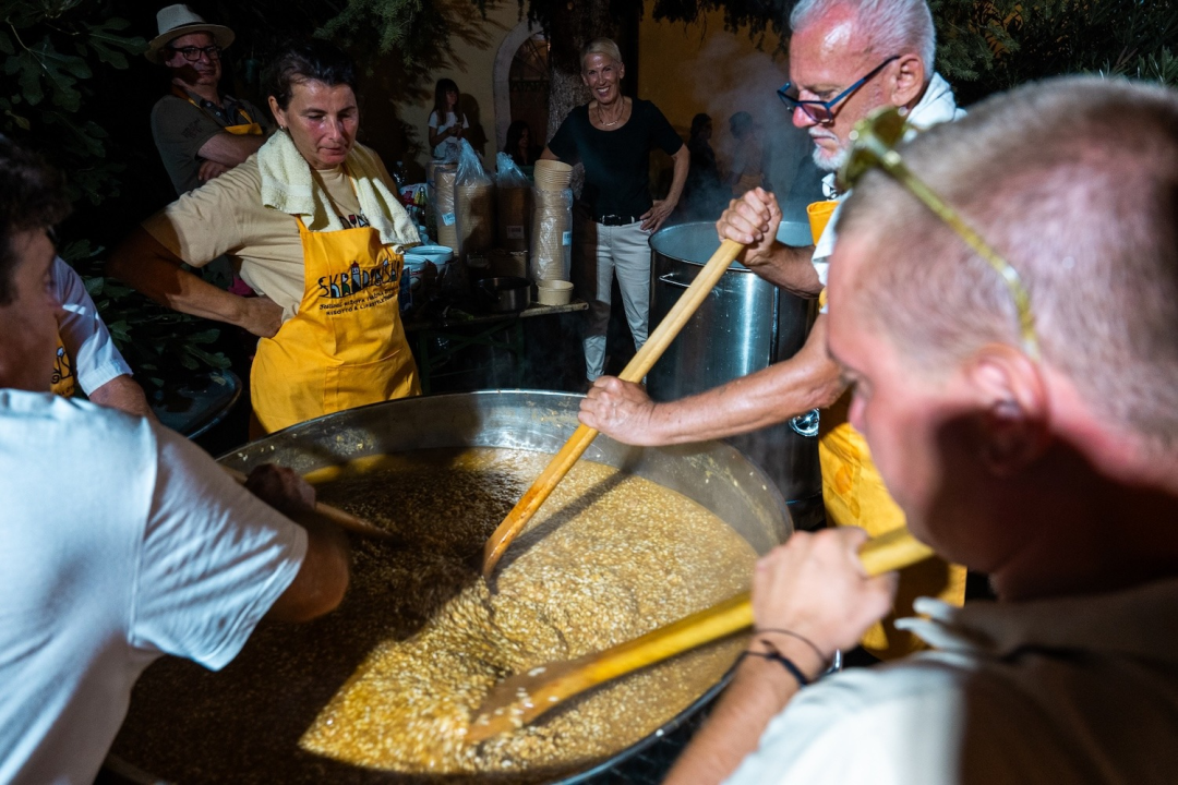 Sve je spremno za Festival rižota i načina života: Kulinarska legenda Stevo Karapandža stiže u Skradin