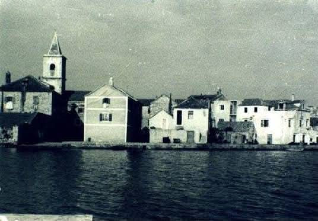 Stare fotografije otkrivaju koliko se Pirovac promijenio: Nekad je more sezalo gotovo do kuća