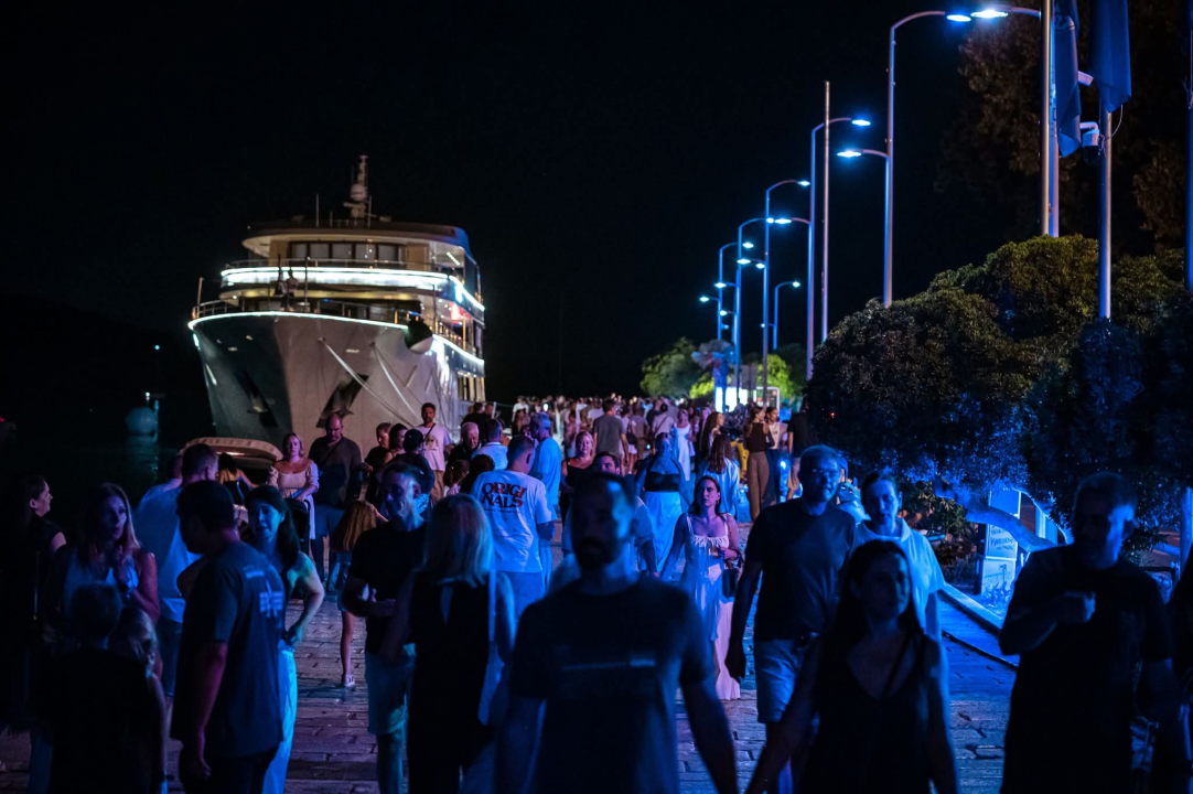 Šibenik se sinoć podsjetio kako se zabavlja: Tisuće plesale pod katedralom, ovoga gradu kronično nedostaje