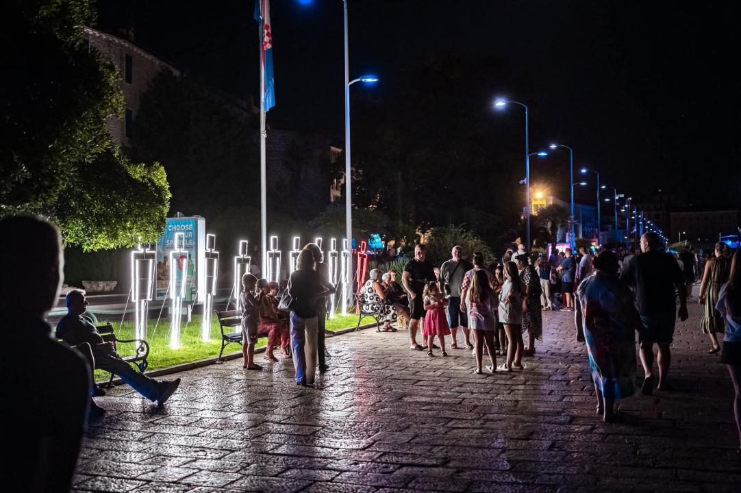 Šibenik se sinoć podsjetio kako se zabavlja: Tisuće plesale pod katedralom, ovoga gradu kronično nedostaje