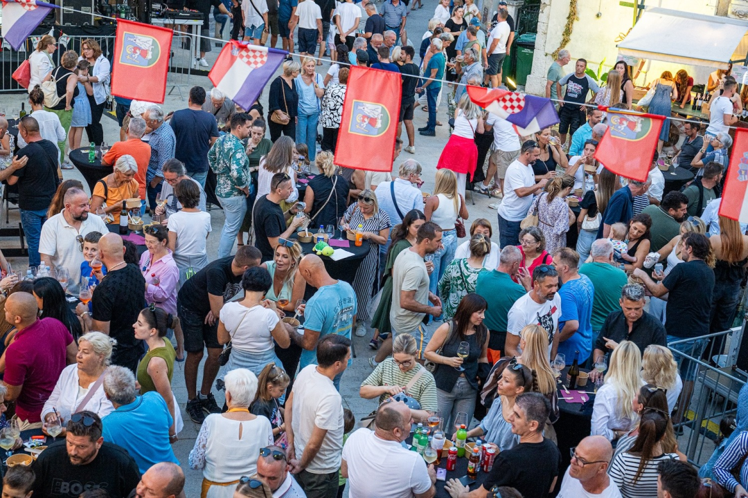 Skradinski festival rižota i načina života okuplja kuhare iz Italije, Litve i Mađarske,  uz posebnu ulogu lokalnih vinara