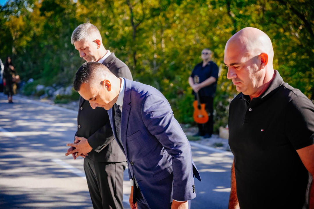 Polaganjem vijenaca obilježena 35. obljetnica stradanja branitelja i civila u Puljanima i Oklaju