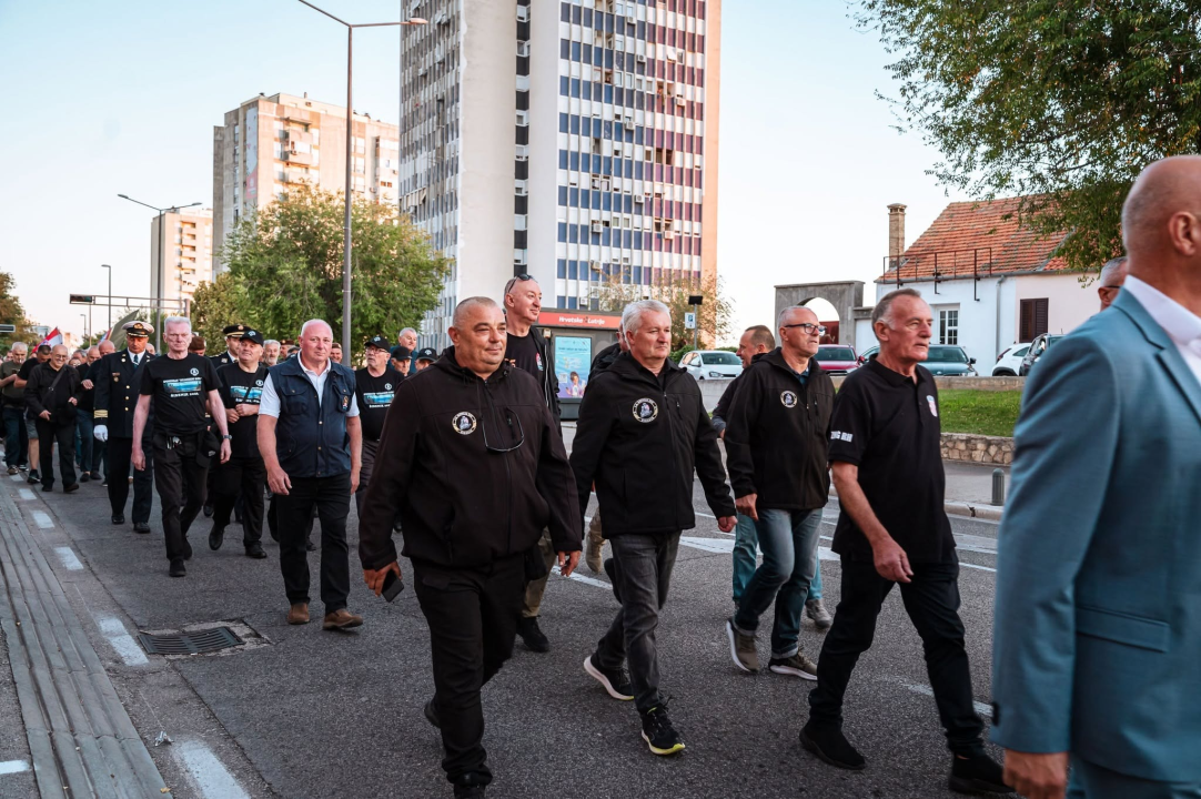Ponos i emocije na šibenskim ulicama: Svečanim mimohodom obilježena 35. godišnjica Rujanskog rata