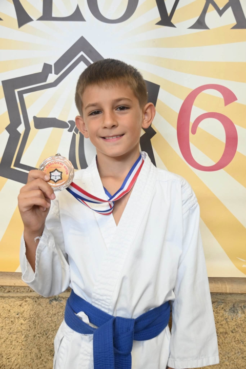 FOTO Karataši Okita u jednom vikendu na dva turnira do deset medalja u borbama i devet u katama