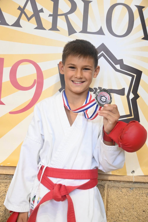 FOTO Karataši Okita u jednom vikendu na dva turnira do deset medalja u borbama i devet u katama