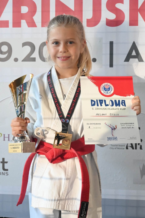 FOTO Karataši Okita u jednom vikendu na dva turnira do deset medalja u borbama i devet u katama