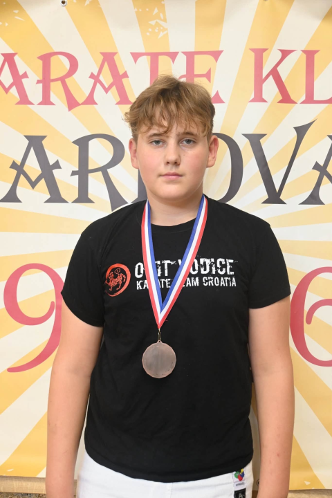 FOTO Karataši Okita u jednom vikendu na dva turnira do deset medalja u borbama i devet u katama