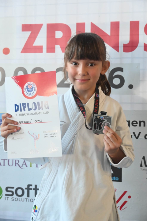 FOTO Karataši Okita u jednom vikendu na dva turnira do deset medalja u borbama i devet u katama