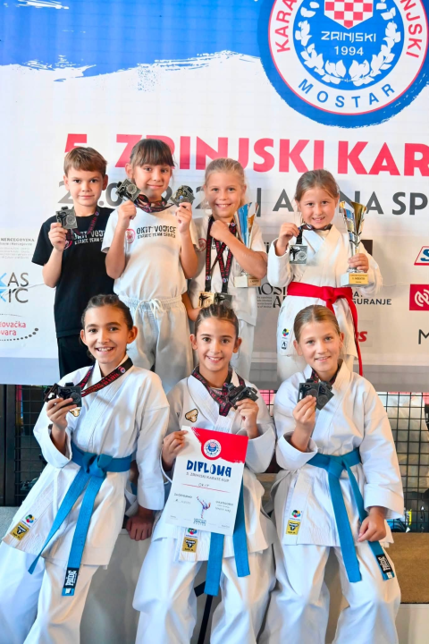 FOTO Karataši Okita u jednom vikendu na dva turnira do deset medalja u borbama i devet u katama