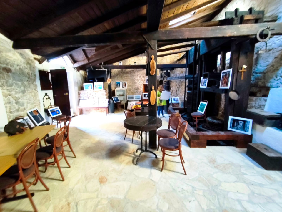 Od spužvara do otočkog mira: Krapanj uhvaćen u objektive 40 fotografa