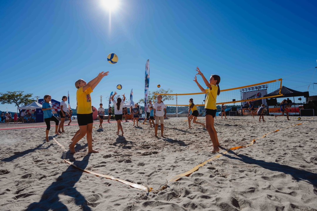 Plaža Banj postala veliko okupljalište: Europski tjedan sporta ujedinio šibenske klubove